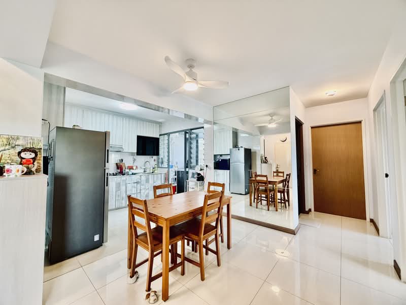 377B Hougang Street 32, 377B Hougang Street 32, 3 Bedrooms, 1,013 sqft, HDB Flat For Rent, by Derrick Tee, 500190242 - Kitchen - PropertyGuru.com.sg