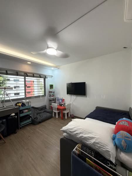 387 Yishun Ring Road, 387 Yishun Ring Road, 5 Bedrooms, 1,572 sqft, HDB Flat For Sale, by Sherwin Lim, 500190249 - Bedroom - PropertyGuru.com.sg