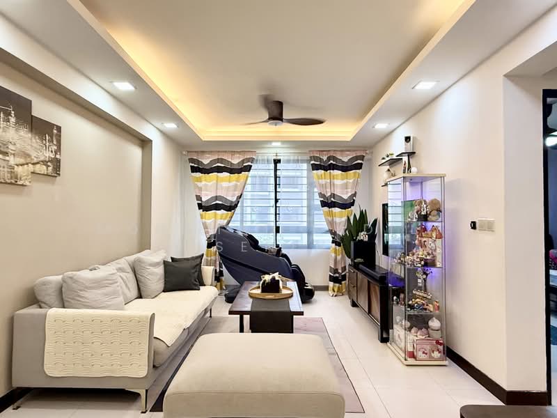 260C Punggol Way, 260C Punggol Way, 3 Bedrooms, 1,001 sqft, HDB Flat For Sale, by Mohamad Fadily Senen, 500190284 - Living Room - PropertyGuru.com.sg
