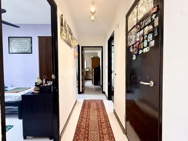 260C Punggol Way, 260C Punggol Way, 3 Bedrooms, 1,001 sqft, HDB Flat For Sale, by Mohamad Fadily Senen, 500190284 - Corridor - PropertyGuru.com.sg