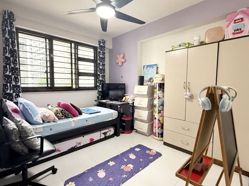 260C Punggol Way, 260C Punggol Way, 3 Bedrooms, 1,001 sqft, HDB Flat For Sale, by Mohamad Fadily Senen, 500190284 - Bedroom - PropertyGuru.com.sg