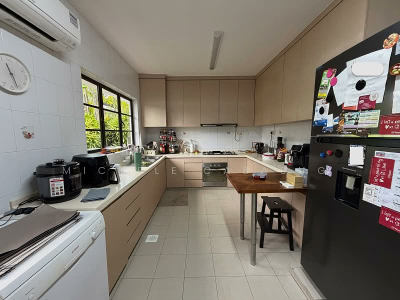 Duchess Avenue, Duchess Avenue, 4 Bedrooms, 4,000 sqft, Bungalow House For Rent, by Michele Cabasug, 500190285 - Kitchen - PropertyGuru.com.sg