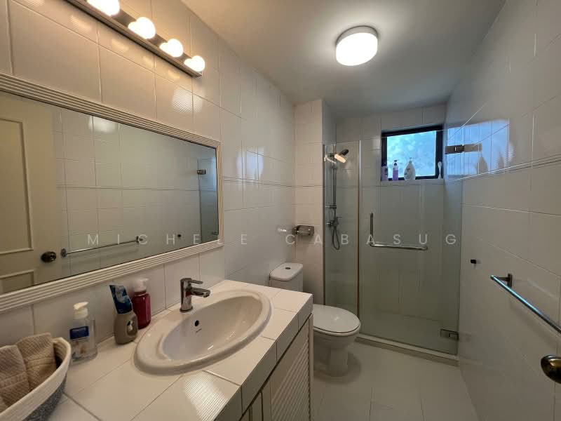 Duchess Avenue, Duchess Avenue, 4 Bedrooms, 4,000 sqft, Bungalow House For Rent, by Michele Cabasug, 500190285 - Bathroom - PropertyGuru.com.sg