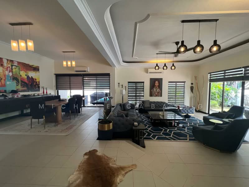 Duchess Avenue, Duchess Avenue, 4 Bedrooms, 4,000 sqft, Bungalow House For Rent, by Michele Cabasug, 500190285 - Living Room - PropertyGuru.com.sg