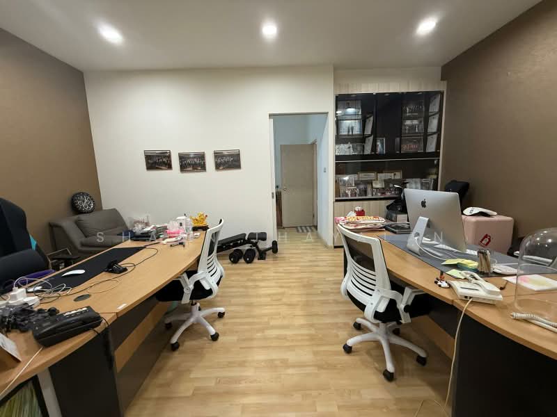 Oxley BizHub 2, 62 Ubi Road 1, 1,023 sqft, Light Industrial (B1) For Rent, by Shawn Thayalan, 500190322 - CommercialGuru.com.sg