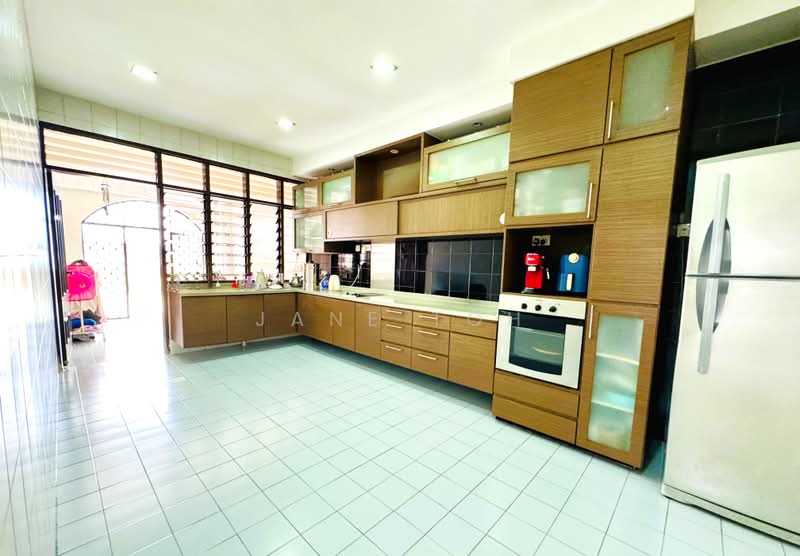 Ah Soo Garden, Lor Ah Soo, Ah Soo Garden, Paya Lebar Crescent, 6 Bedrooms, 5,170 sqft, Semi-Detached House For Sale, by Jane Toh, 500190333 - Kitchen - PropertyGuru.com.sg