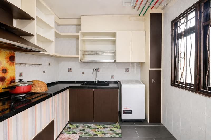 653B Jurong West Street 61, 653B Jurong West Street 61, 3 Bedrooms, 1,195 sqft, HDB Flat For Sale, by Lim Yong Keong, 500190335 - Kitchen - PropertyGuru.com.sg