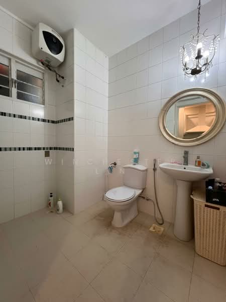 411A Fernvale Road, 411A Fernvale Road, 3 Bedrooms, 1,033 sqft, HDB Flat For Rent, by Winchester Lin, 500190338 - Bathroom - PropertyGuru.com.sg