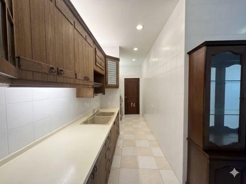 Upper Changi Road East, Upper Changi Road East/Jalan Pergam/Meragi Road, 5 Bedrooms, 3,800 sqft, Terraced House For Sale, by Winston Lim, 500190348 - Kitchen - PropertyGuru.com.sg