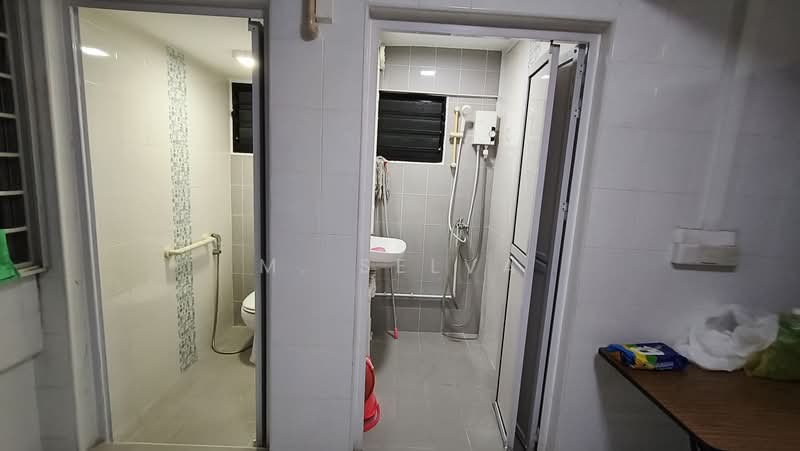 174 Boon Lay Drive, 174 Boon Lay Drive, 2 Bedrooms, 635 sqft, HDB Flat For Sale, by M. Selva, 500190357 - Bathroom - PropertyGuru.com.sg