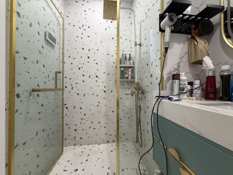 Canberra Residences, 517 Canberra Drive, 1 Bedroom, 614 sqft, Condominium For Rent, by Lucas Cheong Wai Loon 张玮伦, 500190369 - Bathroom - PropertyGuru.com.sg