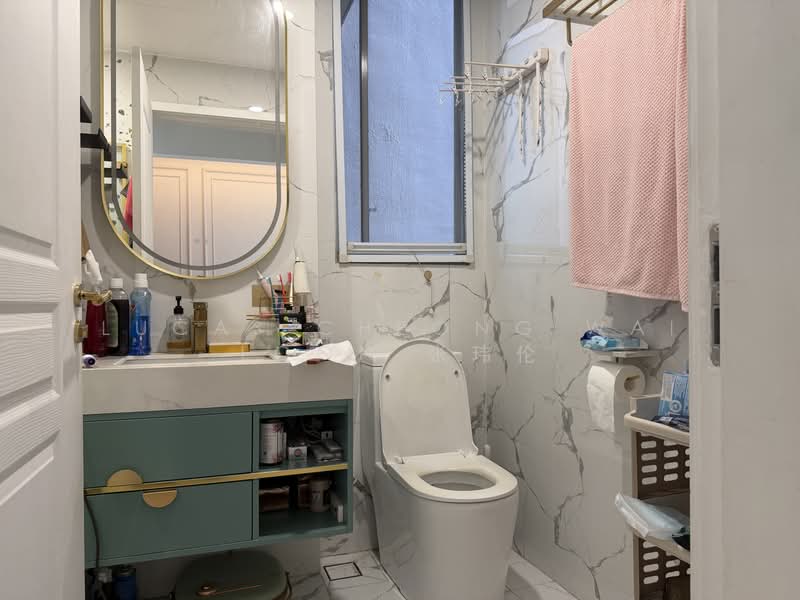 Canberra Residences, 517 Canberra Drive, 1 Bedroom, 614 sqft, Condominium For Rent, by Lucas Cheong Wai Loon 张玮伦, 500190369 - Bathroom - PropertyGuru.com.sg