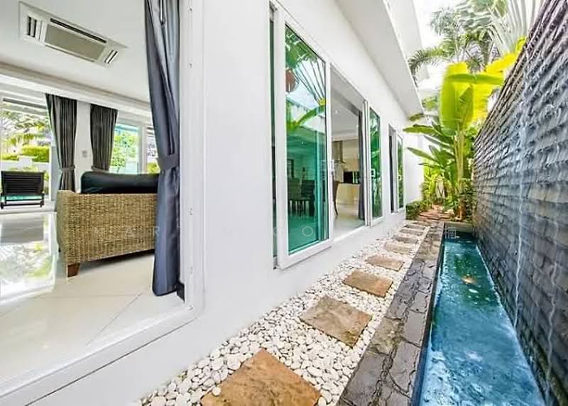 🔥 Rare Bungalow near Stevens MRT & Orchard • 1KM to SCGS 🔥, , 6 Bedrooms, 5,000 sqft, Detached House For Sale, by Martin Goh 吴伟楠, 500190375 - Living Room - PropertyGuru.com.sg