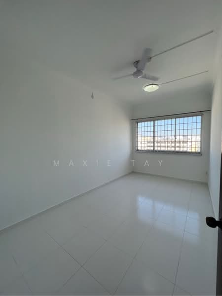 165 Simei Road, 165 Simei Road, 3 Bedrooms, 1,313 sqft, HDB Flat For Sale, by Maxie Tay, 500190397 - PropertyGuru.com.sg