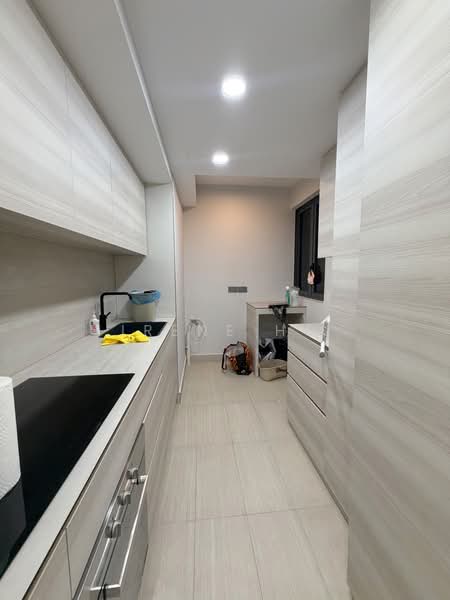 Hundred Palms Residences, 270 Yio Chu Kang Road, 2 Bedrooms, 883 sqft, Executive Condominium For Rent, by Irene Ho, 500190406 - Kitchen - PropertyGuru.com.sg
