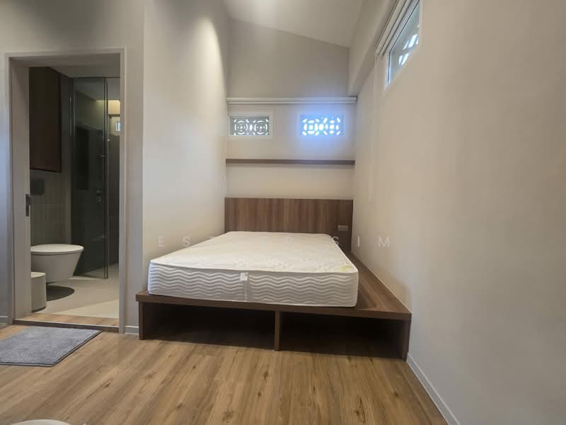 117 Jalan Besar, Jalan Besar, 2 Bedrooms, 696 sqft, Walk-up Apartment For Rent, by Esther Sim, 500190419 - Bedroom - PropertyGuru.com.sg