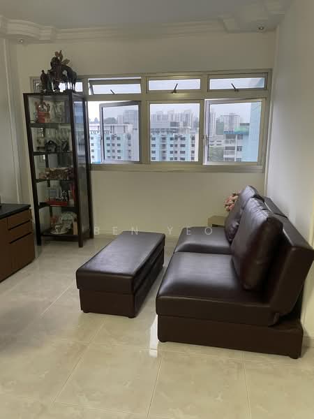 14 Jalan Bukit Merah, 14 Jalan Bukit Merah, Room Rental, 100 sqft, HDB Flat For Rent, by Ben Yeo, 500190422 - Living Room - PropertyGuru.com.sg