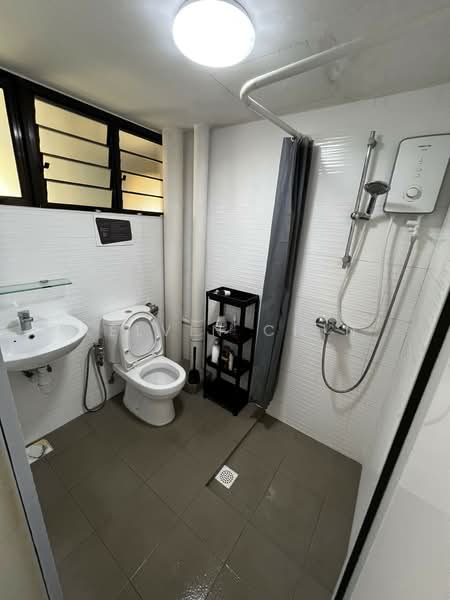 Ivory Heights, 124 Jurong East Street 13, Room Rental, 150 sqft, Condominium For Rent, by Kelvin Chin, 500190425 - Bathroom - PropertyGuru.com.sg