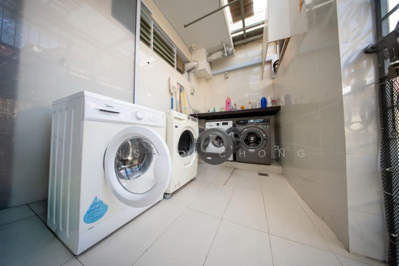 Happy Avenue East, , Room Rental, 350 sqft, Terraced House For Rent, by Ainsley Chong, 500190432 - Laundry - PropertyGuru.com.sg