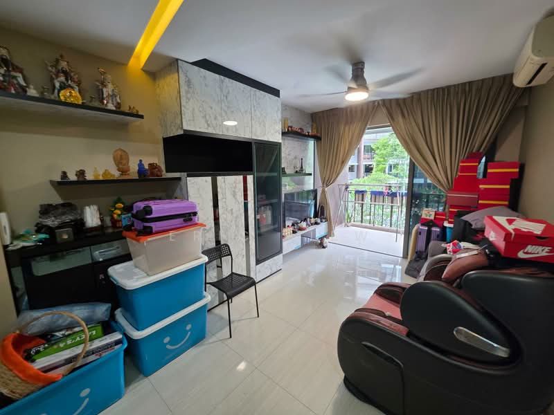 Bellewoods, 108 Woodlands Avenue 5, 3 Bedrooms, 936 sqft, Executive Condominium For Sale, by Eric Liew, 500190433 - Living Room - PropertyGuru.com.sg