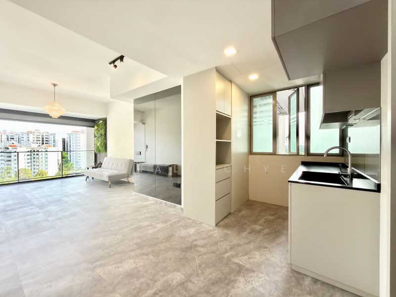High Floor ! Open Landed Views ! Near MRT !, , 2 Bedrooms, 915 sqft, Condominium For Sale, by Ronald Chye, 500190439 - Living Room - PropertyGuru.com.sg