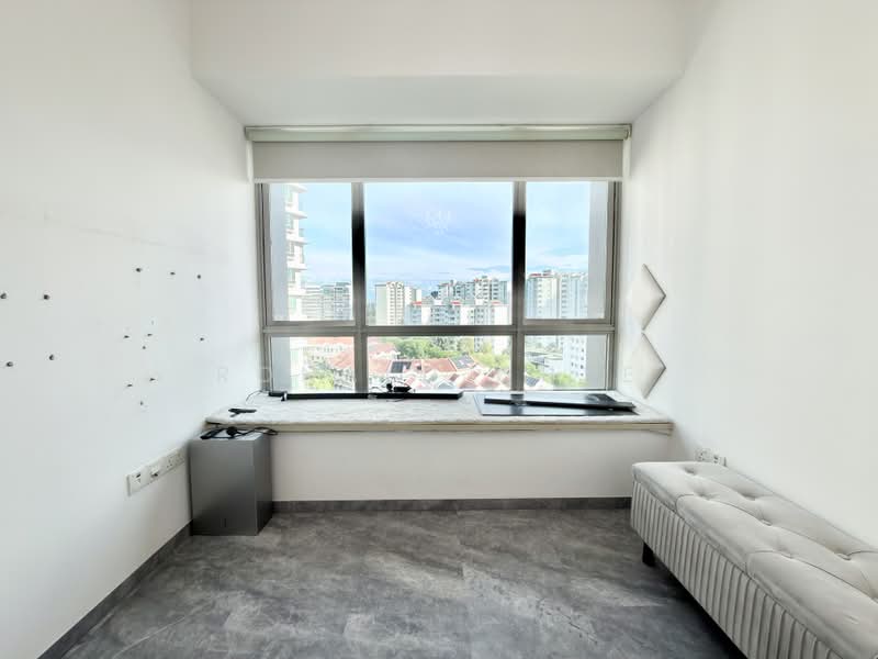 High Floor ! Open Landed Views ! Near MRT !, , 2 Bedrooms, 915 sqft, Condominium For Sale, by Ronald Chye, 500190439 - View - PropertyGuru.com.sg