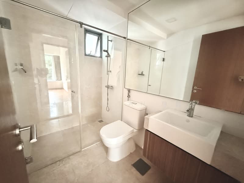 Waterfront Waves, 766 Bedok Reservoir Road, 2 Bedrooms, 969 sqft, Condominium For Sale, by Kareen Tan 陳約廷, 500190446 - Bathroom - PropertyGuru.com.sg