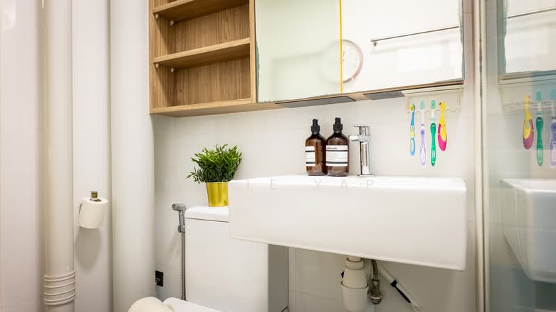 924 Tampines Street 91, 924 Tampines Street 91, 3 Bedrooms, 1,119 sqft, HDB Flat For Sale, by Maple Yap, 500190449 - Bathroom - PropertyGuru.com.sg