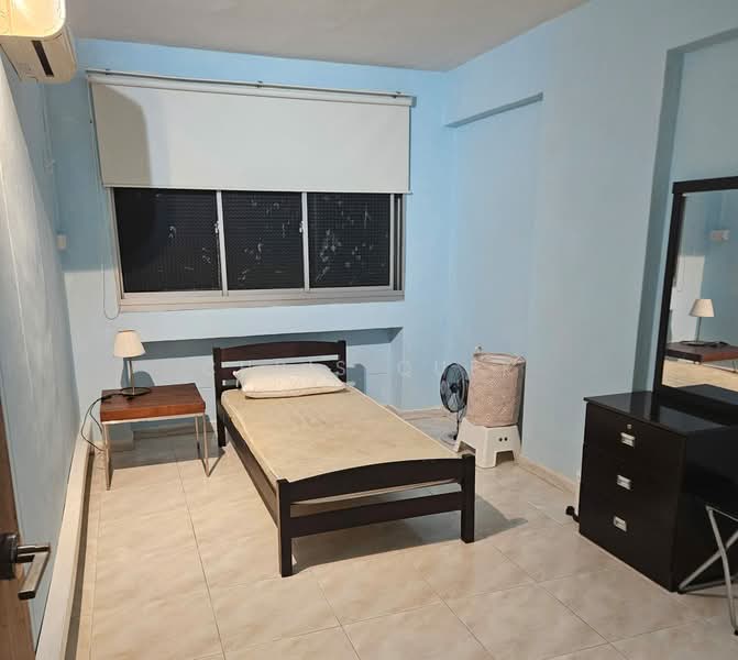 301 Tampines Street 32, 301 Tampines Street 32, Room Rental, 150 sqft, HDB Flat For Rent, by Chris Quek, 500190460 - Bedroom - PropertyGuru.com.sg