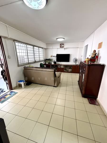 653 Yishun Avenue 4, 653 Yishun Avenue 4, 3 Bedrooms, 904 sqft, HDB Flat For Sale, by Bryan Teh, 500190462 - Living Room - PropertyGuru.com.sg