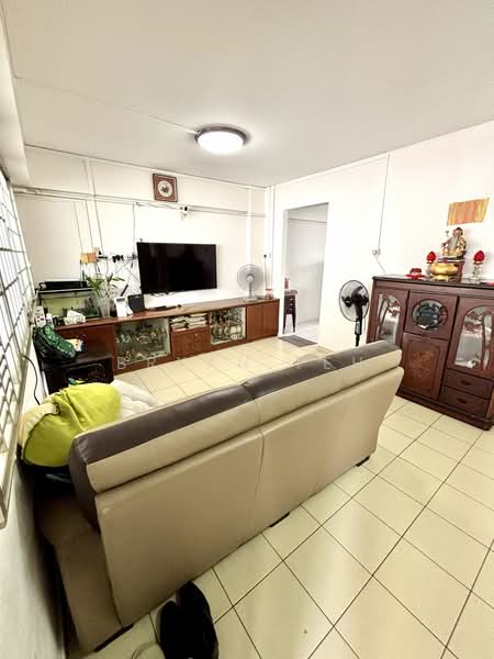 653 Yishun Avenue 4, 653 Yishun Avenue 4, 3 Bedrooms, 904 sqft, HDB Flat For Sale, by Bryan Teh, 500190462 - Living Room - PropertyGuru.com.sg