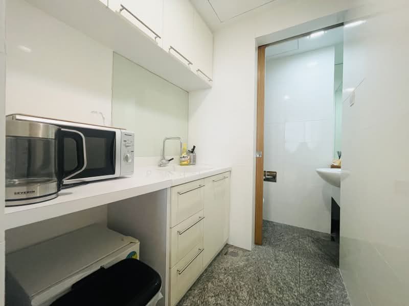 The Central, 8 Eu Tong Sen Street, 872 sqft, Office For Rent, by April Lee, 500190466 - Kitchen - CommercialGuru.com.sg