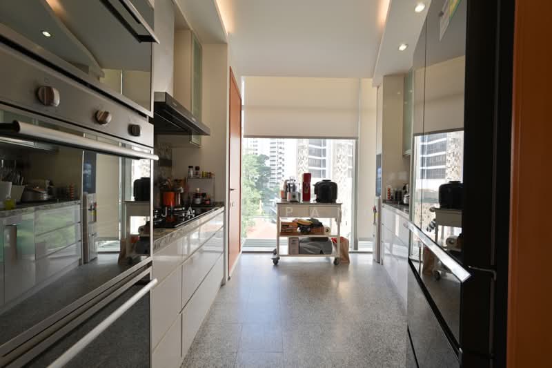 The Edge on Cairnhill, 130 Cairnhill Road, 4 Bedrooms, 3,175 sqft, Condominium For Sale, by Jack Pang, 500190487 - Kitchen - PropertyGuru.com.sg
