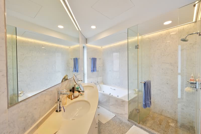The Edge on Cairnhill, 130 Cairnhill Road, 4 Bedrooms, 3,175 sqft, Condominium For Sale, by Jack Pang, 500190487 - Bathroom - PropertyGuru.com.sg