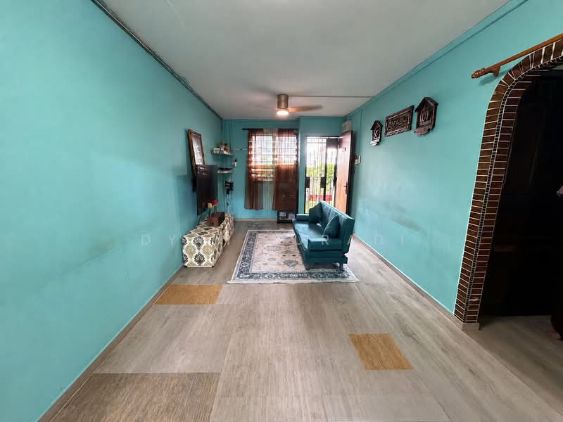 409 Bukit Batok West Avenue 4, 409 Bukit Batok West Avenue 4, 2 Bedrooms, 732 sqft, HDB Flat For Sale, by Dynn Suradi, 500190492 - Living Room - PropertyGuru.com.sg