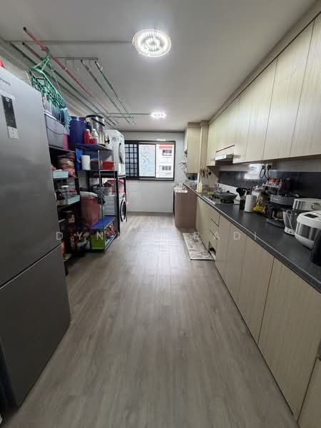409 Bukit Batok West Avenue 4, 409 Bukit Batok West Avenue 4, 2 Bedrooms, 732 sqft, HDB Flat For Sale, by Dynn Suradi, 500190492 - Kitchen - PropertyGuru.com.sg