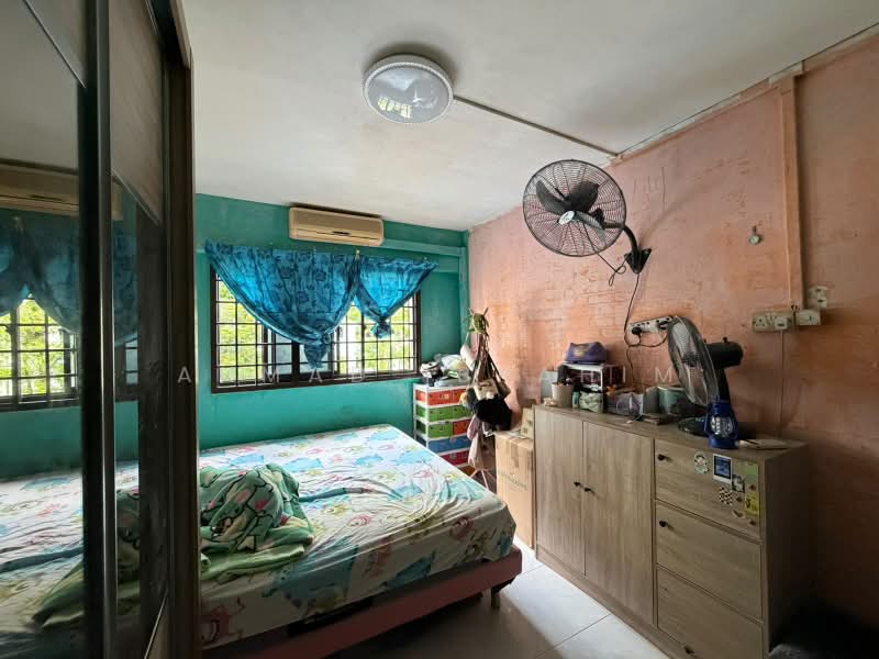 840 Woodlands Street 82, 840 Woodlands Street 82, 3 Bedrooms, 904 sqft, HDB Flat For Sale, by Ahmad Ibrahim, 500190494 - Bedroom - PropertyGuru.com.sg