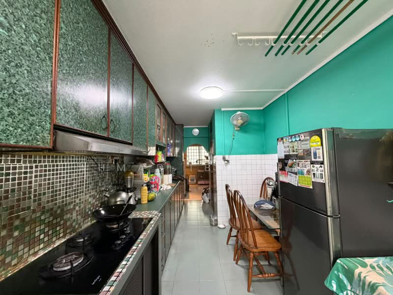 840 Woodlands Street 82, 840 Woodlands Street 82, 3 Bedrooms, 904 sqft, HDB Flat For Sale, by Ahmad Ibrahim, 500190494 - Kitchen - PropertyGuru.com.sg