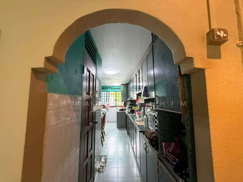 840 Woodlands Street 82, 840 Woodlands Street 82, 3 Bedrooms, 904 sqft, HDB Flat For Sale, by Ahmad Ibrahim, 500190494 - Kitchen - PropertyGuru.com.sg