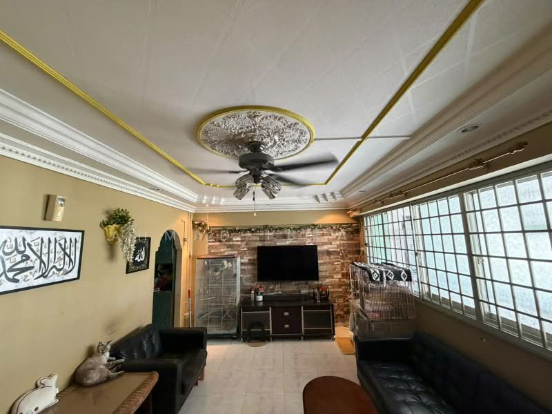 840 Woodlands Street 82, 840 Woodlands Street 82, 3 Bedrooms, 904 sqft, HDB Flat For Sale, by Ahmad Ibrahim, 500190494 - Living Room - PropertyGuru.com.sg