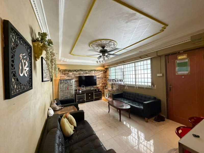 840 Woodlands Street 82, 840 Woodlands Street 82, 3 Bedrooms, 904 sqft, HDB Flat For Sale, by Ahmad Ibrahim, 500190494 - Living Room - PropertyGuru.com.sg