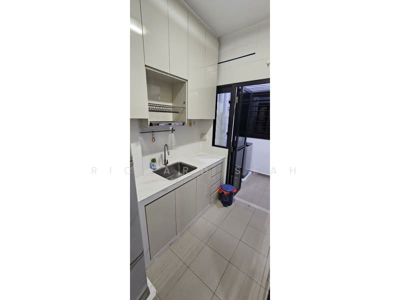 197A Boon Lay Fields, 197A Boon Lay Drive, 2 Bedrooms, 731 sqft, HDB Flat For Sale, by Richard Seah, 500190497 - Kitchen - PropertyGuru.com.sg