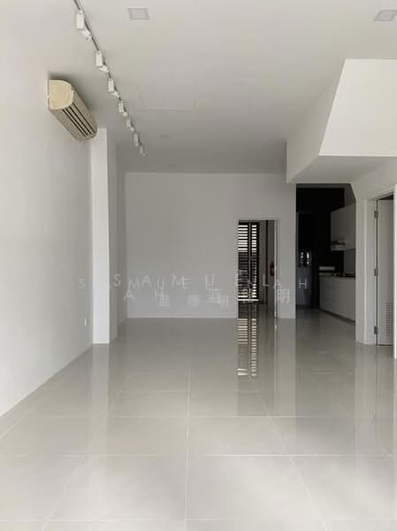 grd floor studio unit/suit home based biz/eng hoon st/tiong bahru, , Studio, 700 sqft, Terraced House For Rent, by Samuel Nah 蓝德明, 500190499 - Living Room - PropertyGuru.com.sg