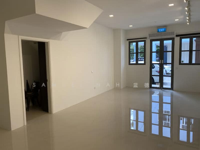 grd floor studio unit/suit home based biz/eng hoon st/tiong bahru, , Studio, 700 sqft, Terraced House For Rent, by Samuel Nah 蓝德明, 500190499 - Interior - PropertyGuru.com.sg