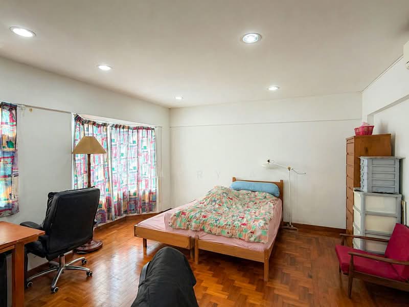 Terrace @ Springside Avenue | Close To Amenities | 3-storey ★Eminence Landed★, Springside Avenue, 4 Bedrooms, 2,600 sqft, Terraced House For Sale, by Clarry Au, 500190502 - Bedroom - PropertyGuru.com.sg