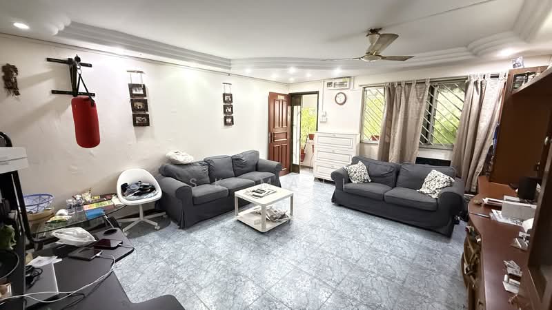 183 Bukit Batok West Avenue 8, 183 Bukit Batok West Avenue 8, 3 Bedrooms, 980 sqft, HDB Flat For Sale, by Sk Mani, 500190524 - Living Room - PropertyGuru.com.sg