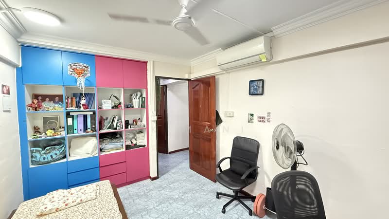 183 Bukit Batok West Avenue 8, 183 Bukit Batok West Avenue 8, 3 Bedrooms, 980 sqft, HDB Flat For Sale, by Sk Mani, 500190524 - Bedroom - PropertyGuru.com.sg