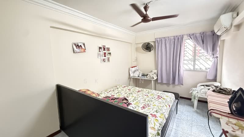 183 Bukit Batok West Avenue 8, 183 Bukit Batok West Avenue 8, 3 Bedrooms, 980 sqft, HDB Flat For Sale, by Sk Mani, 500190524 - Bedroom - PropertyGuru.com.sg