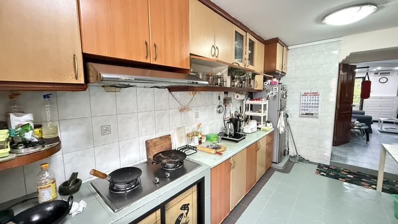 183 Bukit Batok West Avenue 8, 183 Bukit Batok West Avenue 8, 3 Bedrooms, 980 sqft, HDB Flat For Sale, by Sk Mani, 500190524 - Kitchen - PropertyGuru.com.sg