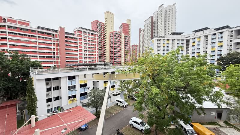 183 Bukit Batok West Avenue 8, 183 Bukit Batok West Avenue 8, 3 Bedrooms, 980 sqft, HDB Flat For Sale, by Sk Mani, 500190524 - Exterior - PropertyGuru.com.sg